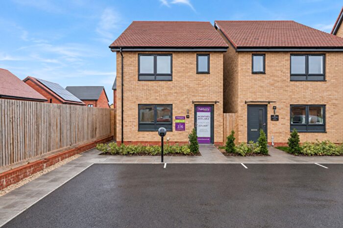 3 Bedroom Detached House For Sale In Off Calverton Lane, Milton Keynes, MK8