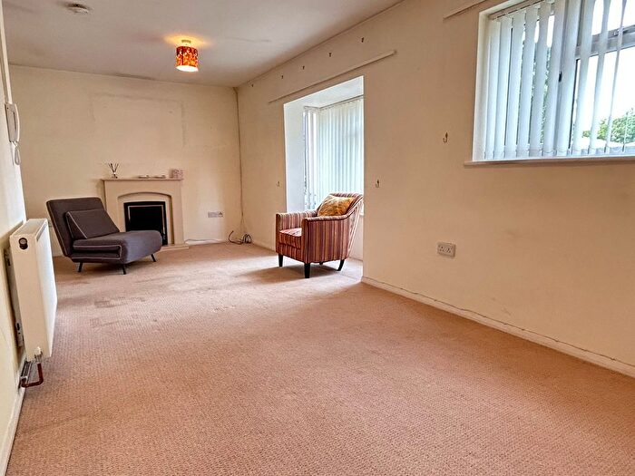 2 Bedroom Flat For Sale In Whites Row, Kenilworth, Warwickshire, CV8