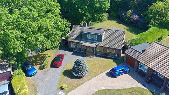3 Bedroom Detached Bungalow For Sale In St. Marys Close, Platt, TN15