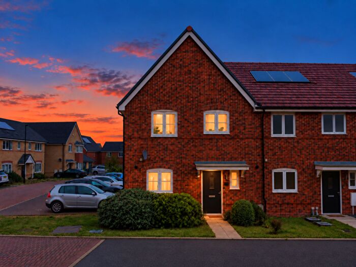 3 Bedroom Terraced House For Sale In Autumn Drive, Longwick, HP27