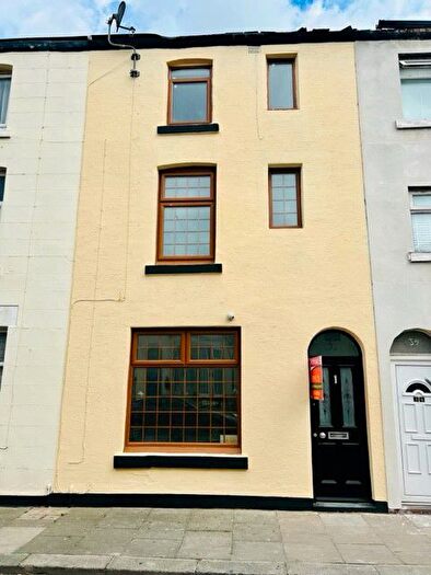 5 Bedroom Terraced House For Sale In Hill Street, Blackpool, FY4