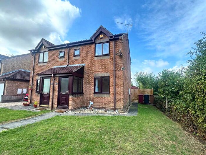 2 Bedroom Semi-Detached House To Rent In Oakfield Close, Brigg, North Lincolnshire, DN20