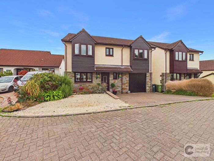 5 Bedroom Detached House For Sale In Manor View, Newton Abbot, TQ12
