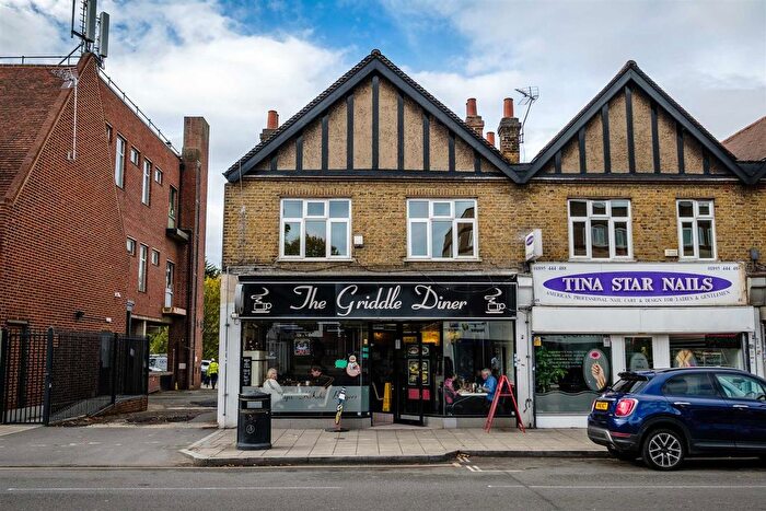 2 Bedroom Flat To Rent In Station Road, West Drayton, UB7