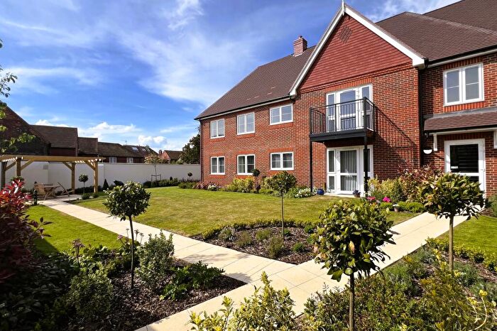 1 Bedroom Apartment For Sale In Victoria Road, Manns Lodge, GU6