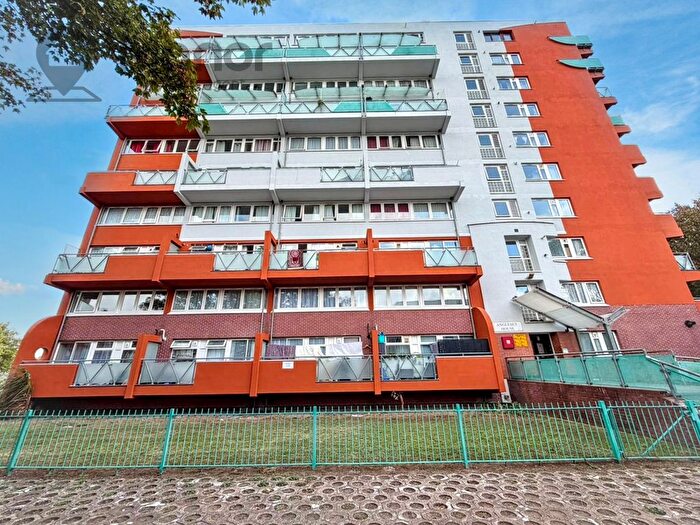 2 Bedroom Flat For Sale In Anglesey House, Poplar, E14