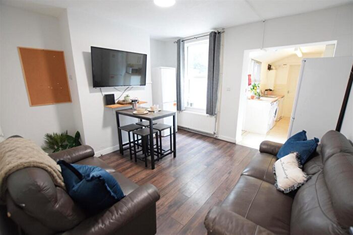 4 Bedroom Terraced House To Rent In / - Carholme Road - Student House, LN1