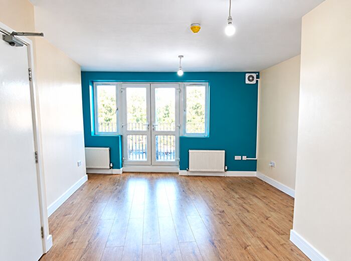 2 Bedroom Flat To Rent In High Road, Wembley, HA0