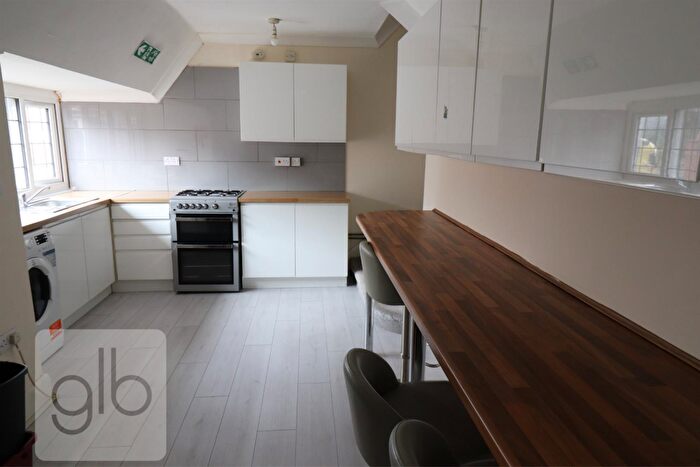 6 Bedroom Private Hall To Rent In Tachbrook Road, Leamington Spa, CV31