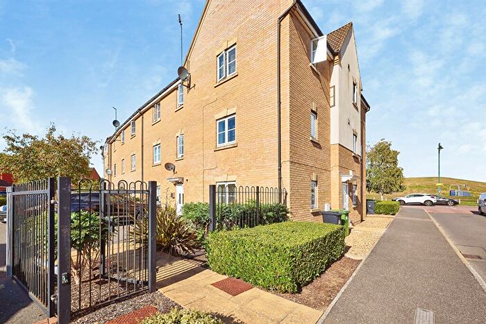 1 Bedroom Flat For Sale In Hargate Way, Hampton Hargate, Peterborough, PE7