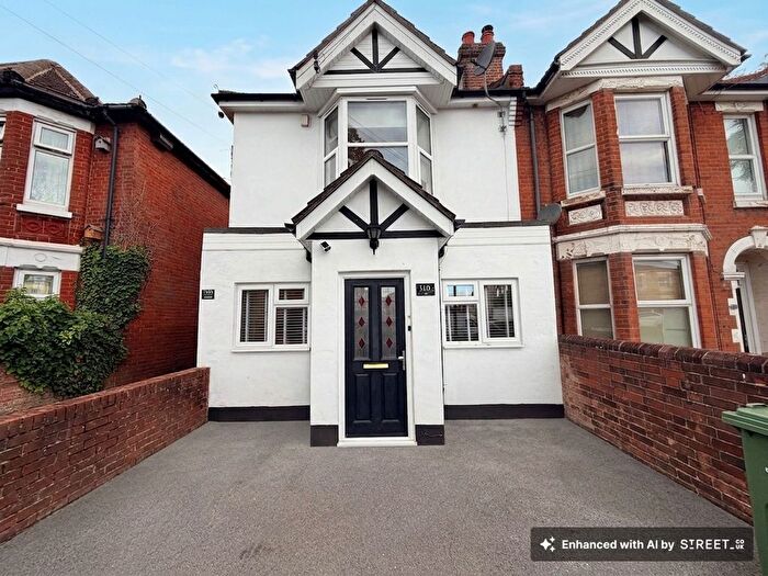 1 Bedroom End Of Terrace House For Sale In Foundry Lane, Southampton, SO15