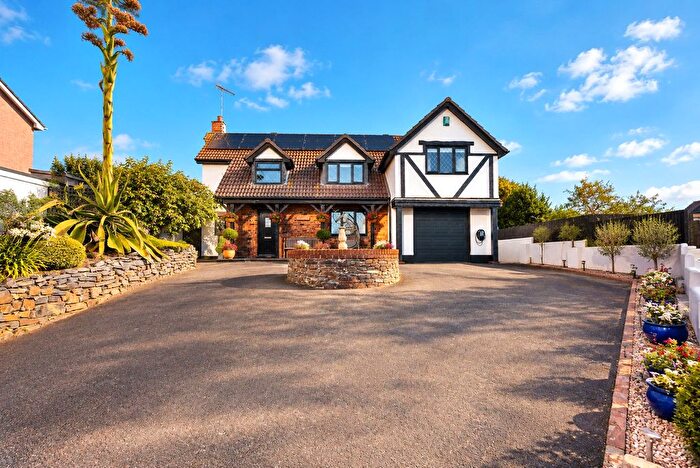 5 Bedroom Detached House For Sale In Carbeile Road, Torpoint, Cornwall, PL11