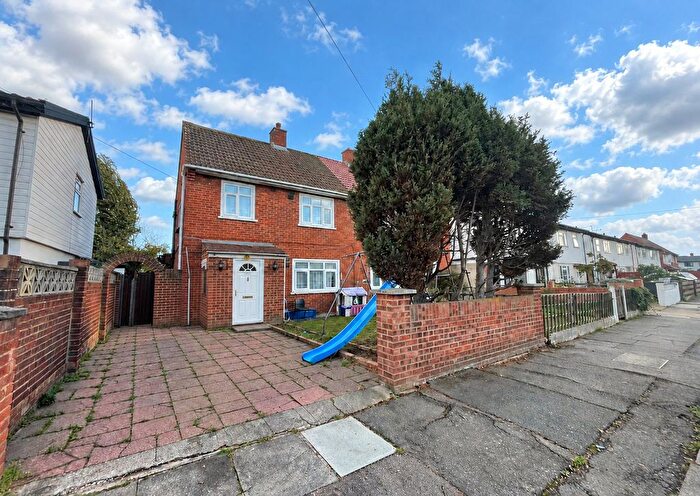 3 Bedroom Semi-Detached House To Rent In Stansfield Road, Hounslow, Greater London, TW4