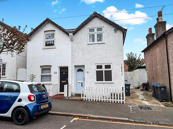 3 Bedroom Semi-Detached House To Rent In Napier Road, CR2