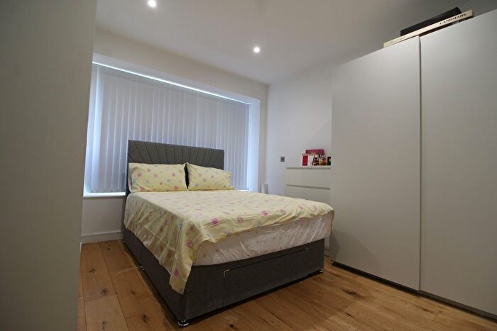 1 Bedroom Flat For Sale In Central House, Hounslow, TW3