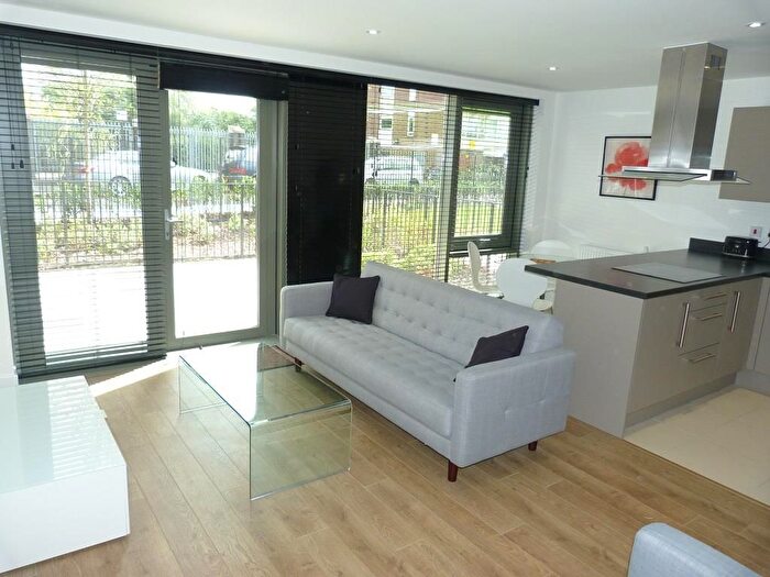 2 Bedroom Flat To Rent In Bootmakers Court, Stepney Green, E1