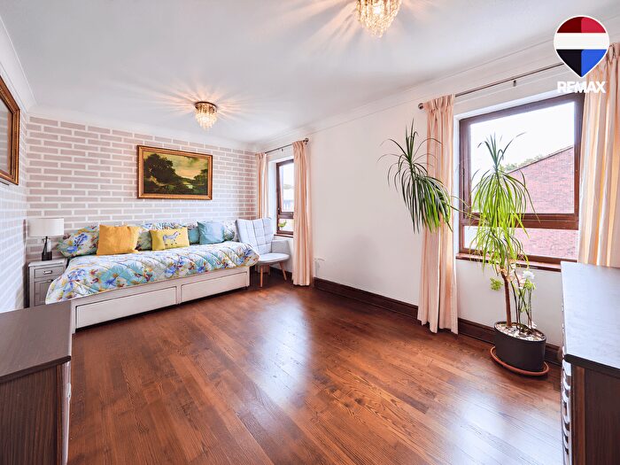 1 Bedroom Flat To Rent In Sycamore Close, London, E16