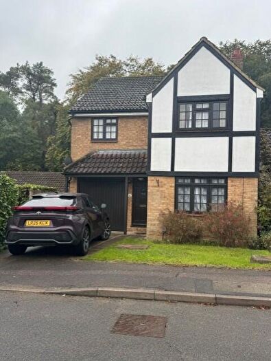 4 Bedroom Detached House To Rent In Conifer Walk, Stevenage, Hertfordshire, SG2