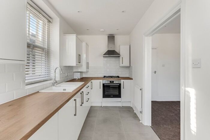 2 Bedroom Flat To Rent In Randolph Avenue, London, W9