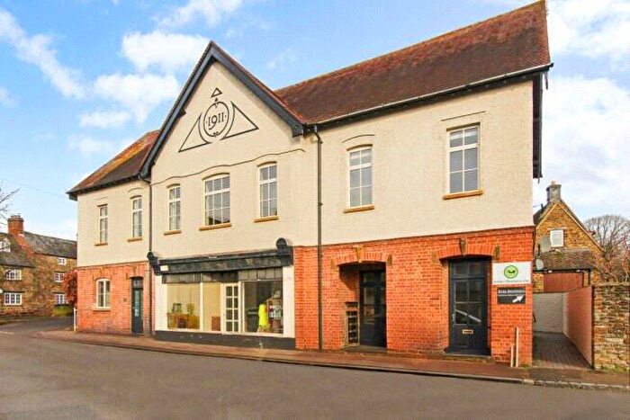 1 Bedroom Flat To Rent In High Street, Middleton Cheney, Banbury, OX17