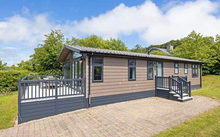 3 Bedroom Park Home For Sale In Wareham Road, Hawkchurch, Axminster, EX13