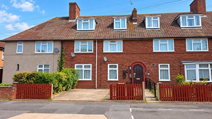 1 Bedroom Flat For Sale In Fanshawe Crescent, Dagenham, RM9