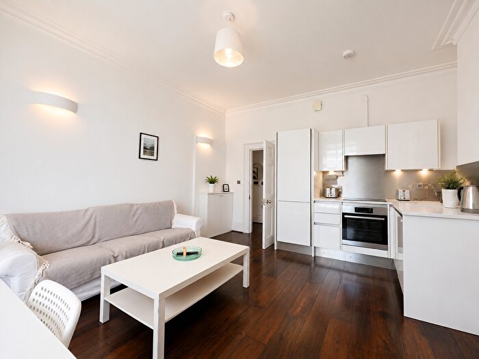 2 Bedroom Flat To Rent In Kings Road, Reading, RG1