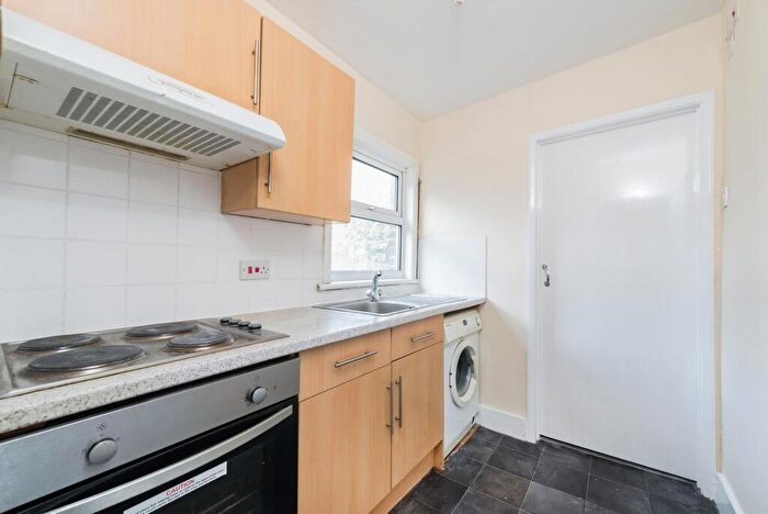 2 Bedroom Flat To Rent In Benares Road, London, SE18