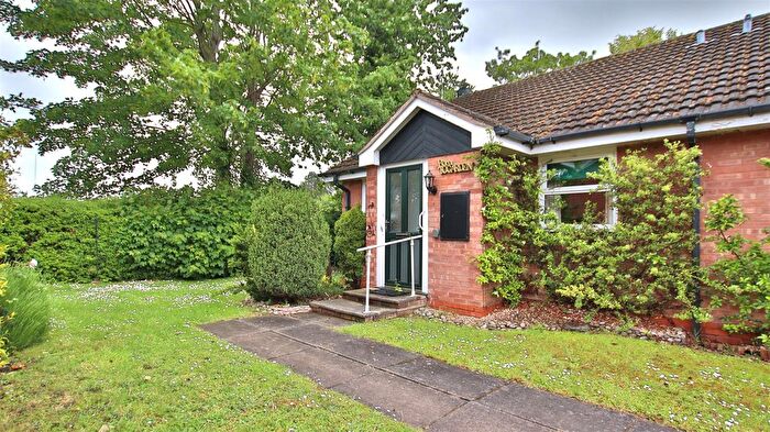 2 Bedroom Property For Sale In Shephard Mead, Tewkesbury, GL20