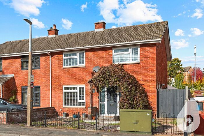 4 Bedroom Semi-Detached House For Sale In The Paddocks, Stevenage, Hertfordshire, SG2