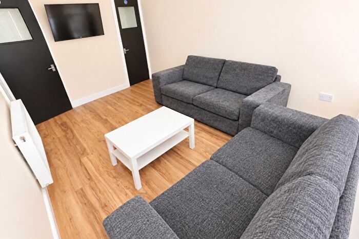 7 Bedroom Terraced House To Rent In Lawrence Road, Liverpool, L15