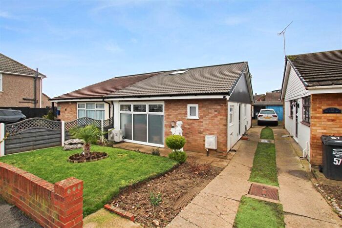 4 Bedroom Semi-Detached Bungalow For Sale In Red Lodge Road, Bexley, DA5