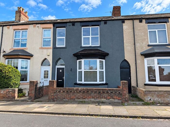 4 Bedroom Terraced House For Sale In Thornhill Gardens, Hartlepool, TS26