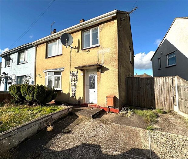 3 Bedroom Semi-Detached House For Sale In Shipton Road, Scunthorpe, DN16