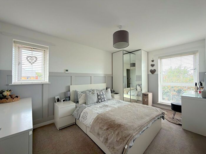 2 Bedroom Flat For Sale In Nova Avenue, Faversham, ME13