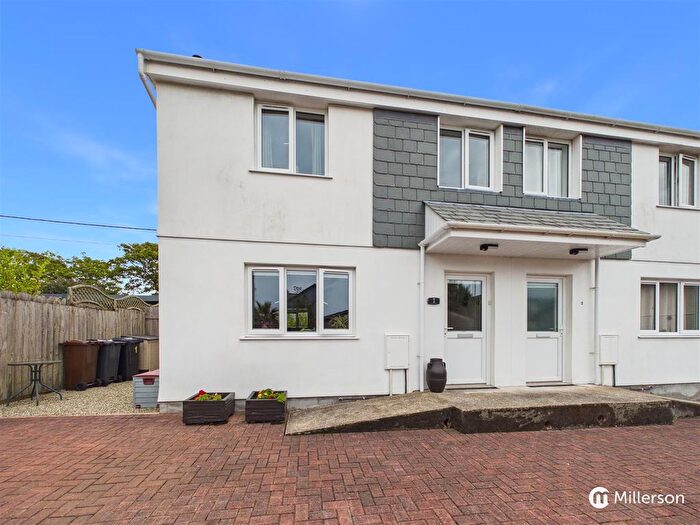 3 Bedroom Semi-Detached House For Sale In Rosewarne Close, Camborne, TR14
