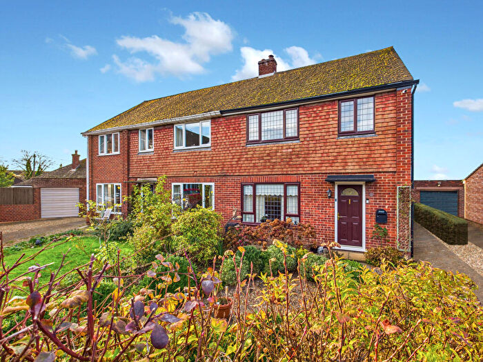 4 Bedroom Semi-Detached House For Sale In The Avenue, Chinnor, Oxfordshire, OX39