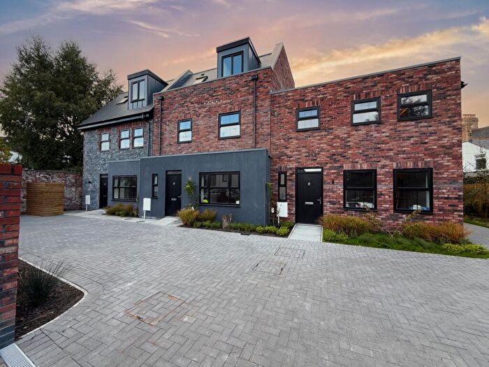 5 Bedroom Town House For Sale In Stone Masons Row, Llandaff, CF5