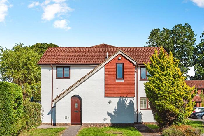 2 Bedroom Maisonette For Sale In Timbermill Court, Haslemere, GU27