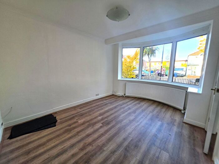 3 Bedroom Property To Rent In Thames Avenue, Perivale, Greenford, UB6