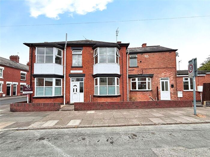 4 Bedroom End Of Terrace House For Sale In Landseer Road, Clarendon Park, Leicester, LE2