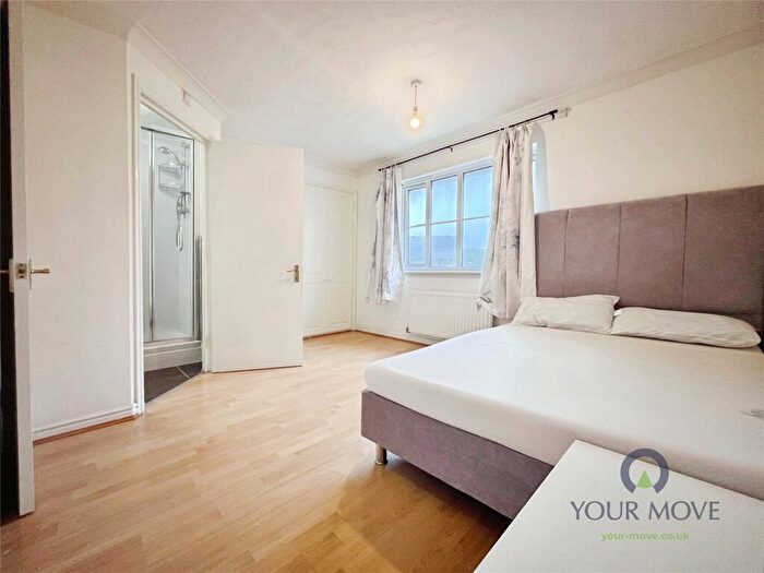 1 Bedroom Property To Rent In Fairway Drive, London, SE28
