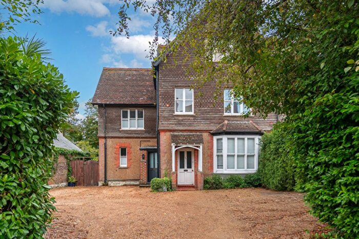 2 Bedroom Property For Sale In Somers Road, Reigate, RH2
