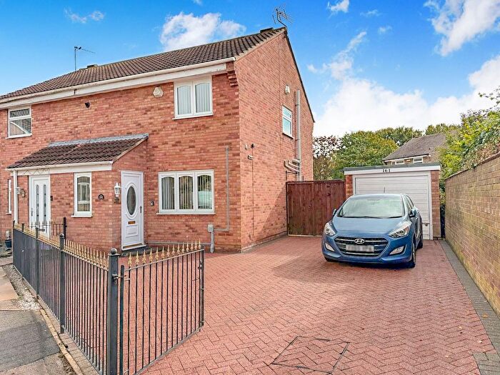 3 Bedroom Semi-Detached House For Sale In The Queensway, Hull, HU6