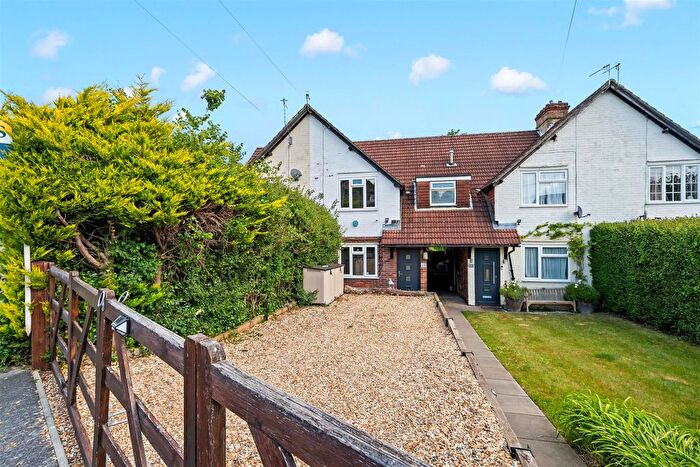 3 Bedroom Property For Sale In Tudor Road, Godalming, GU7