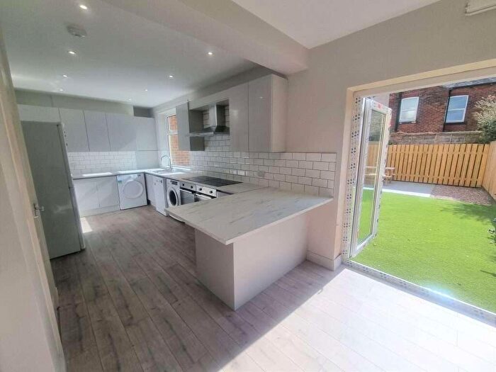 7 Bedroom House To Rent In Spring House Road, Crookesmoor, S10
