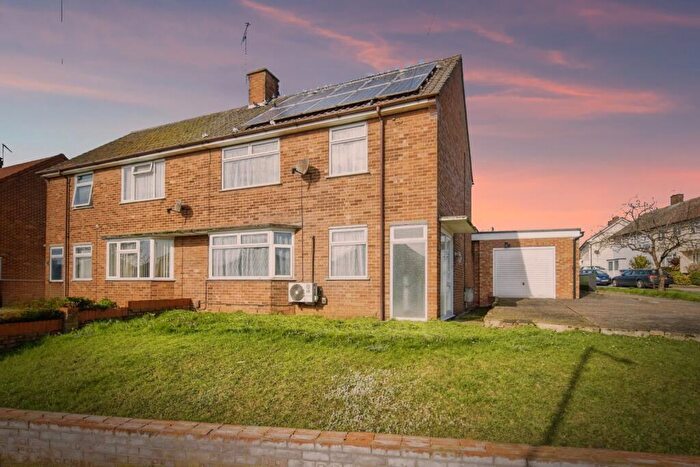 3 Bedroom Semi-Detached House For Sale In Willowcroft Road, Ipswich, Suffolk, IP1