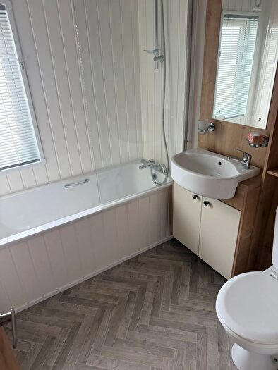 2 Bedroom Lodge For Sale In Wyre Common, Cleobury Mortimer, DY14