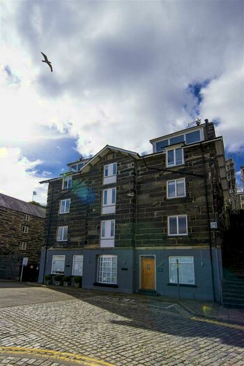 3 Bedroom Apartment For Sale In Corn Hill, Porthmadog, LL49