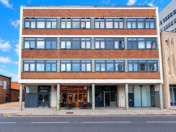2 Bedroom Flat To Rent In Reston House, A Western Road, Romford, RM1